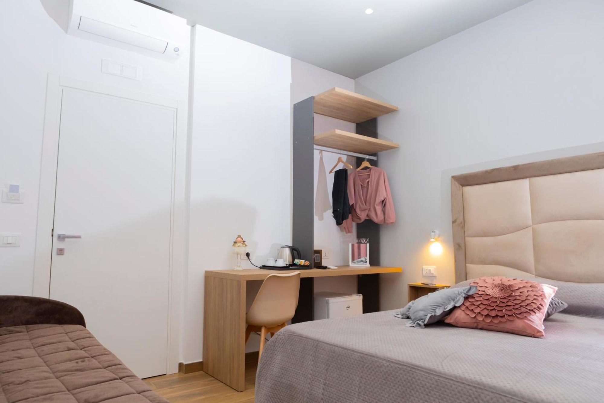 Alleria Rooms Napoli Bagian luar foto