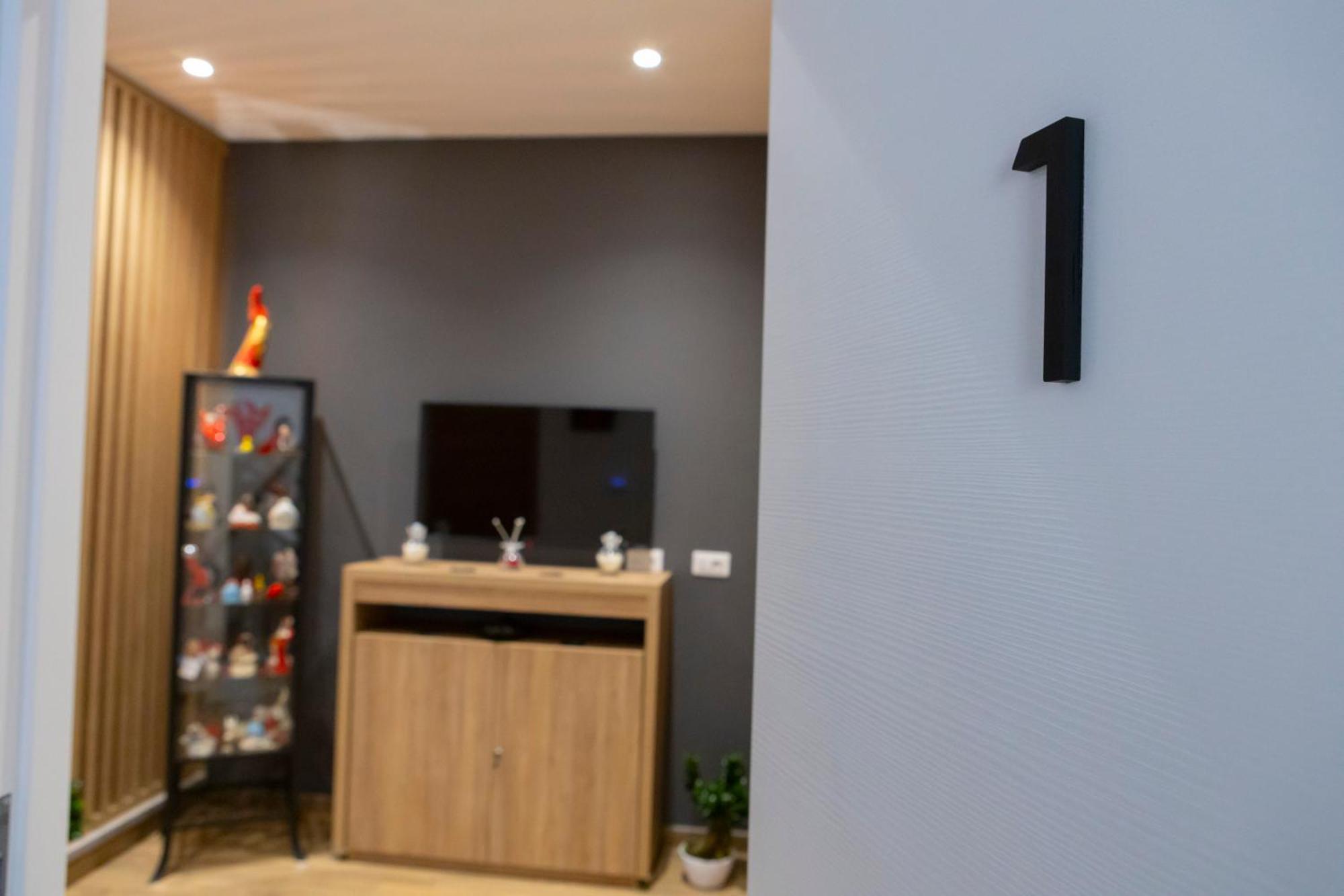 Alleria Rooms Napoli Bagian luar foto