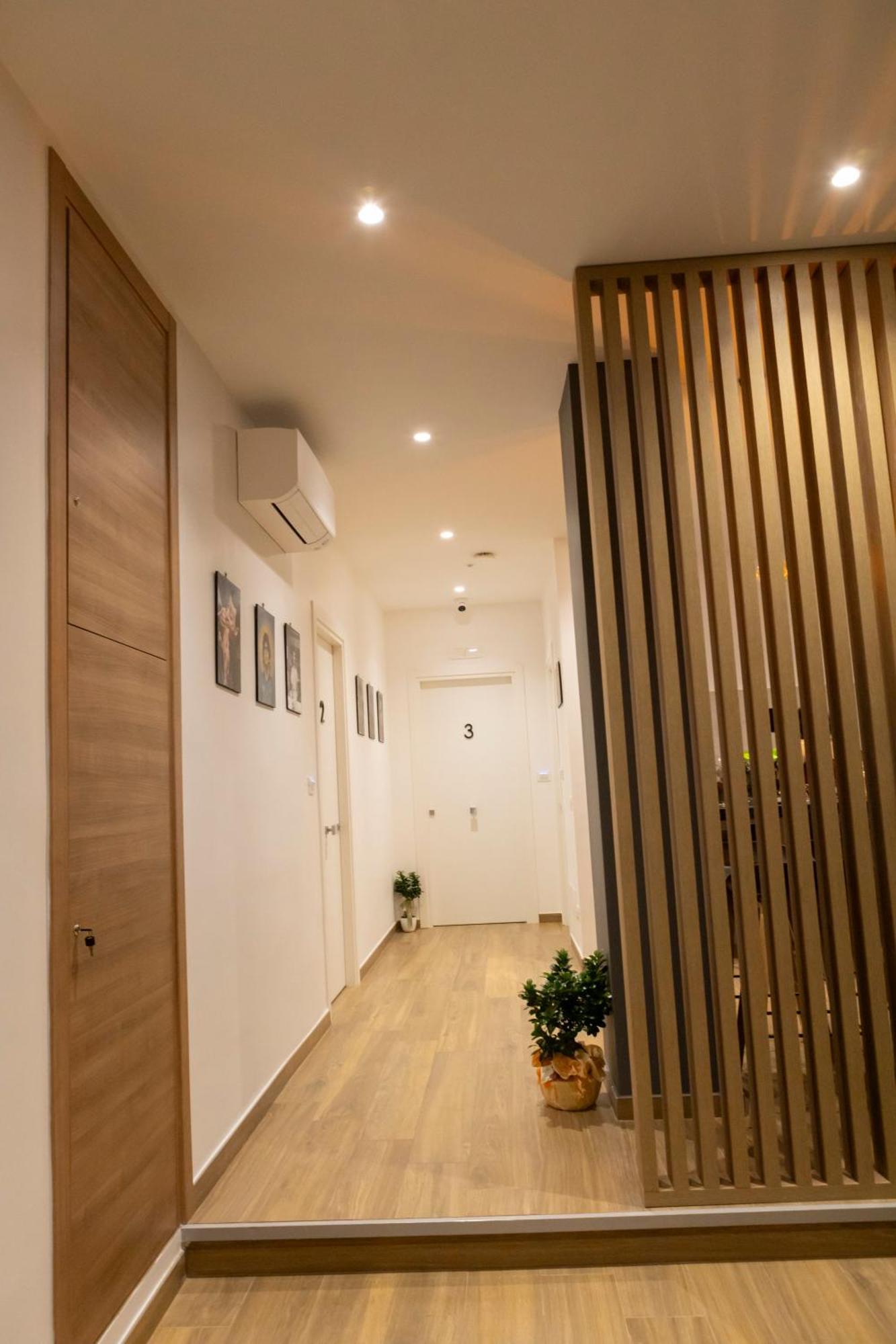 Alleria Rooms Napoli Bagian luar foto