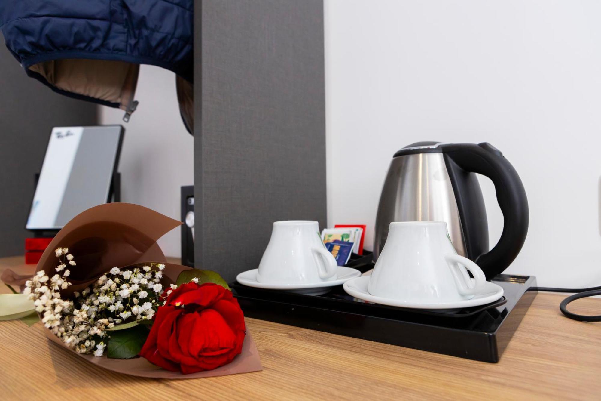 Alleria Rooms Napoli Bagian luar foto