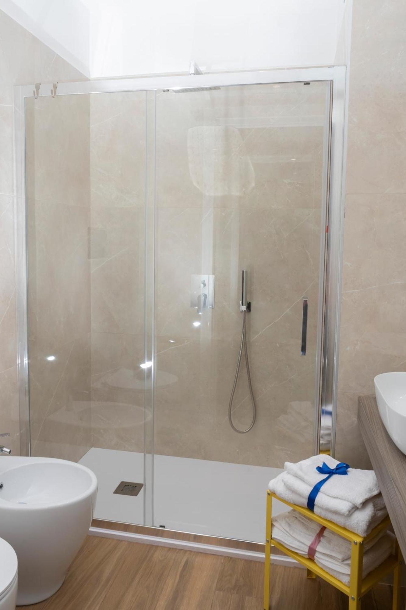 Alleria Rooms Napoli Bagian luar foto