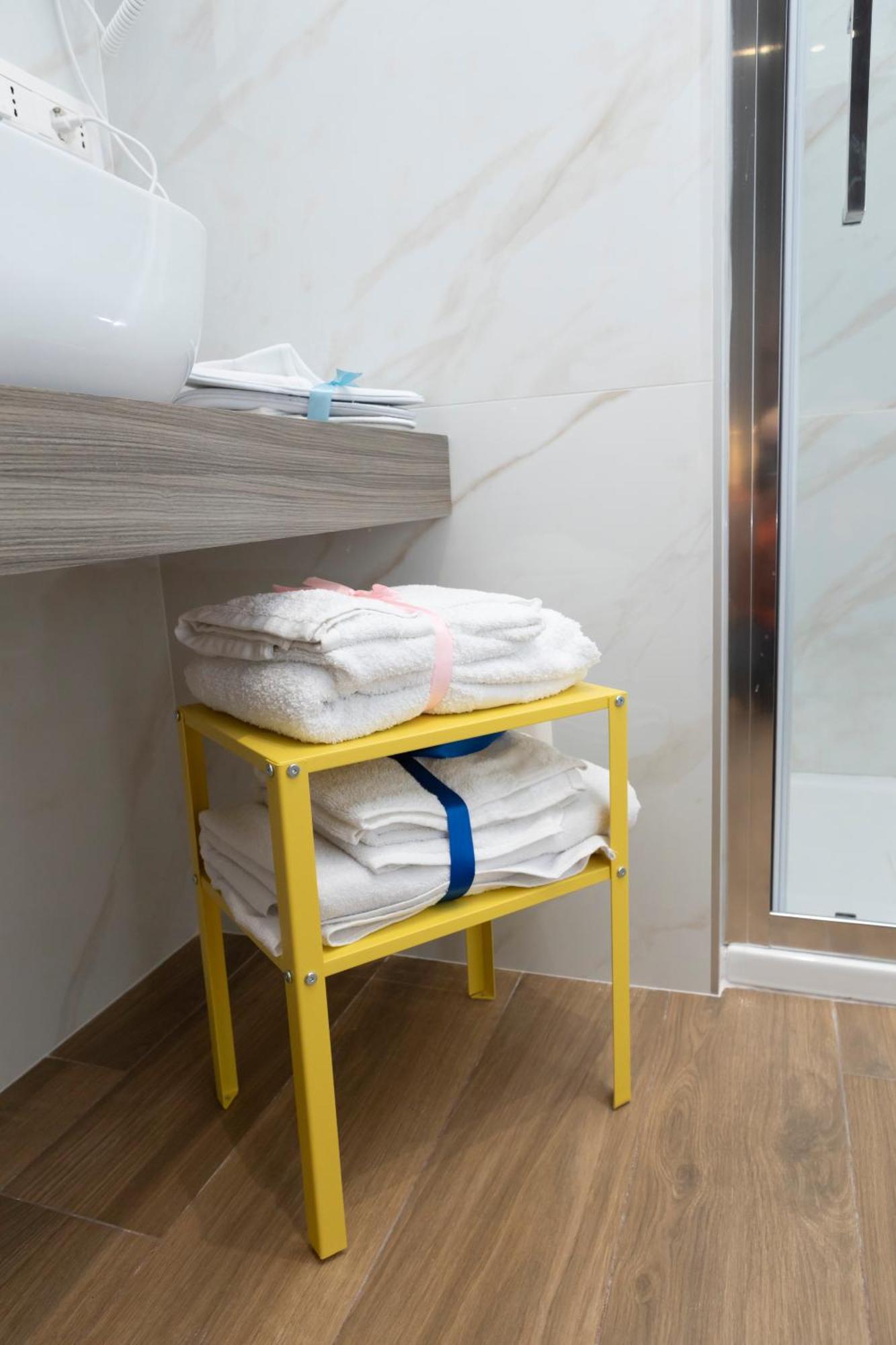 Alleria Rooms Napoli Bagian luar foto
