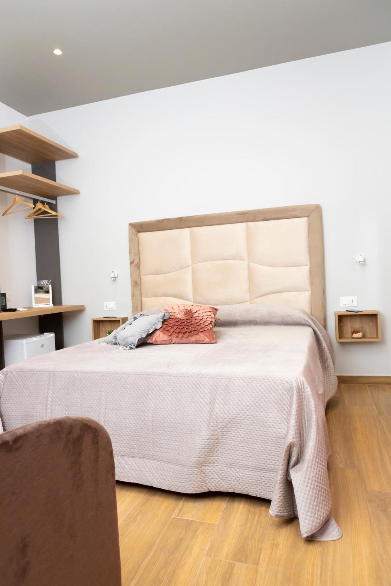 Alleria Rooms Napoli Bagian luar foto